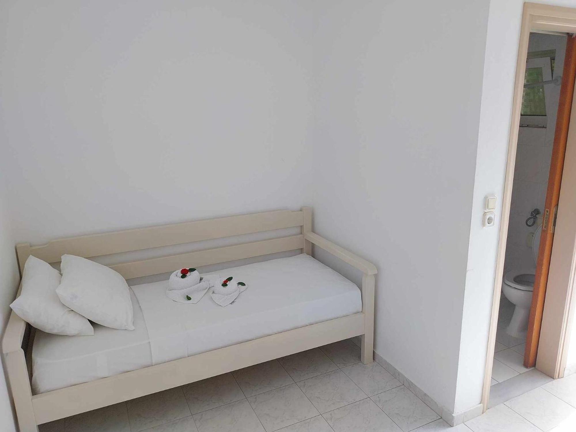 Litinas Apartments With Pool Agia Marina Buitenkant foto