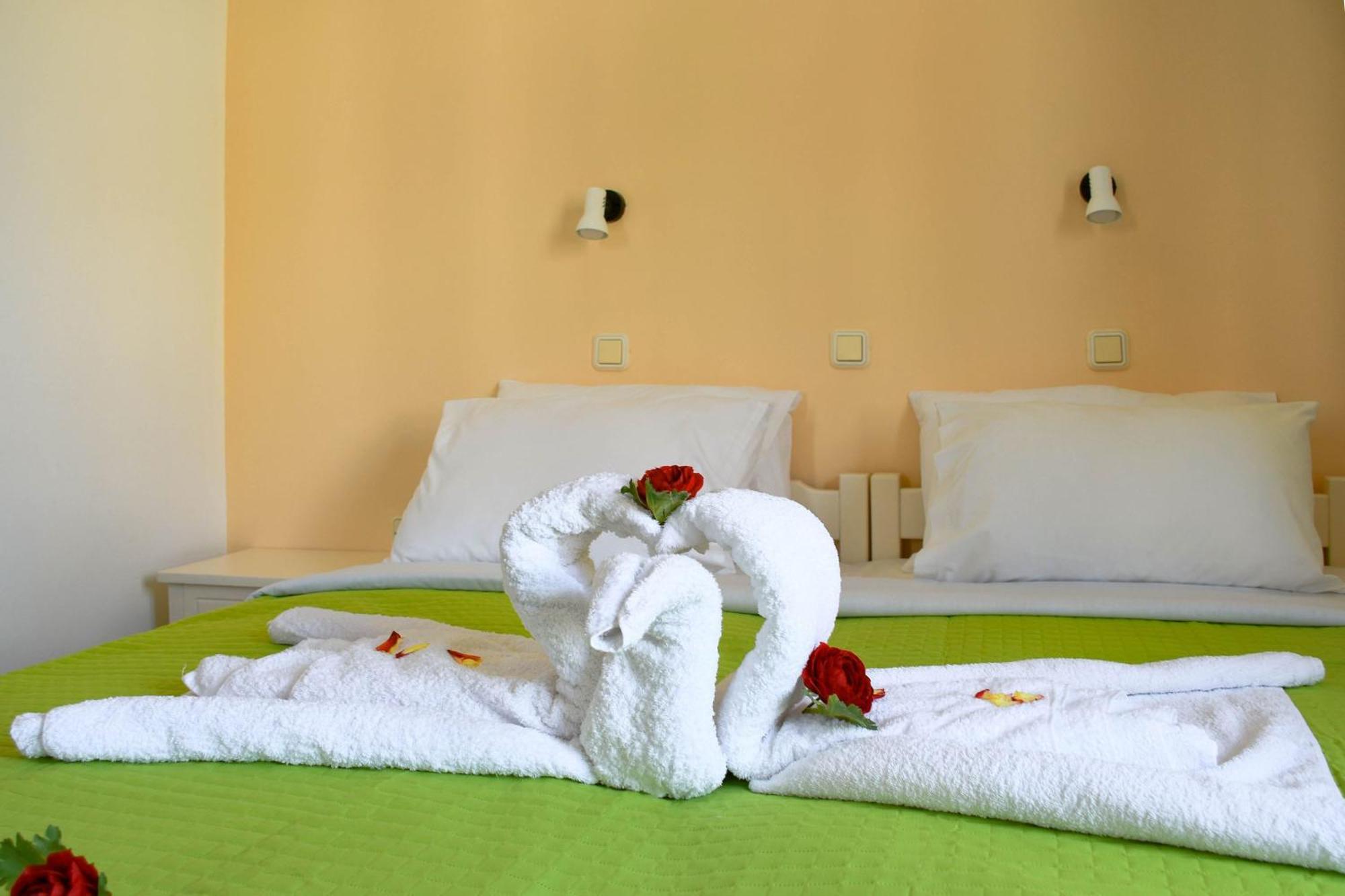 Litinas Apartments With Pool Agia Marina Buitenkant foto
