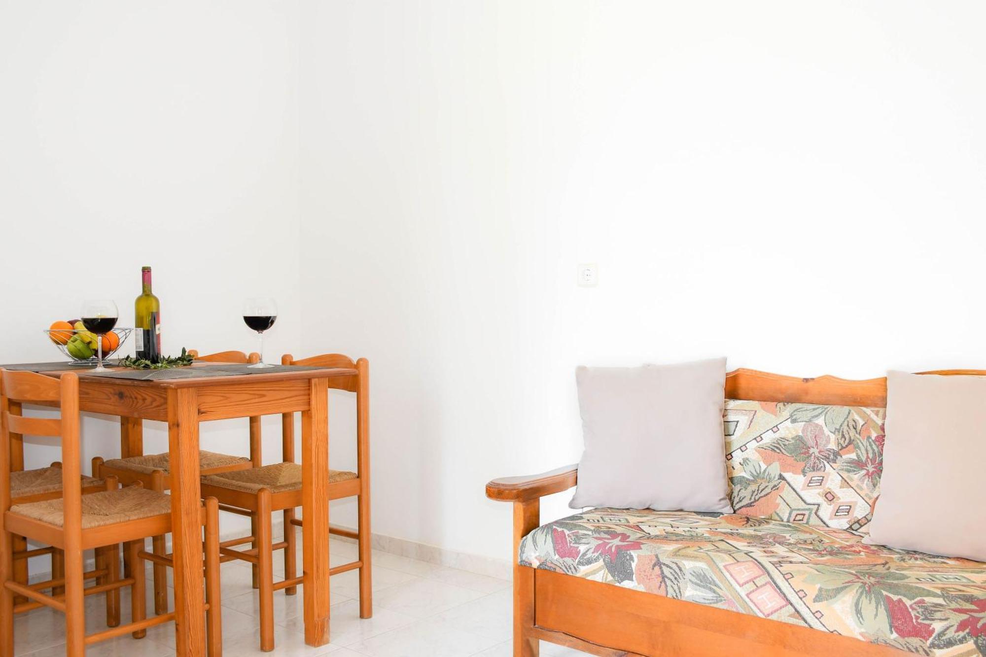Litinas Apartments With Pool Agia Marina Buitenkant foto