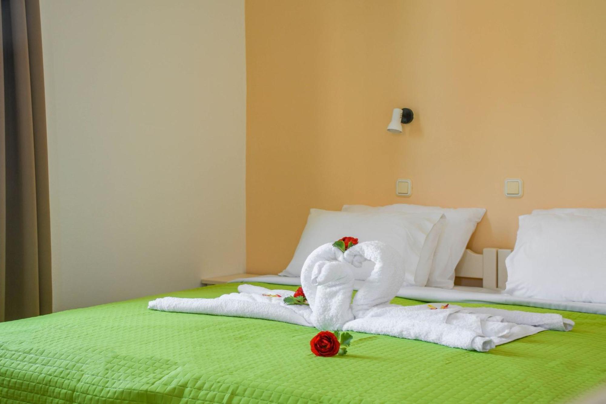 Litinas Apartments With Pool Agia Marina Buitenkant foto