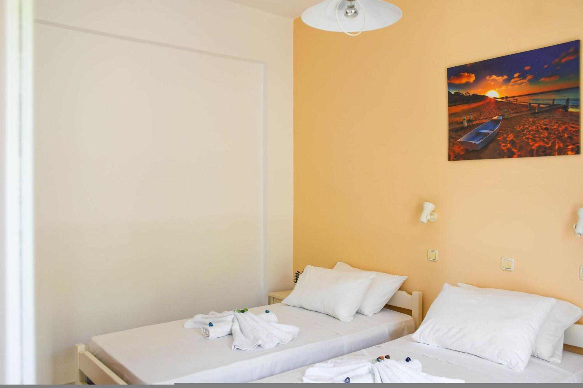 Litinas Apartments With Pool Agia Marina Buitenkant foto