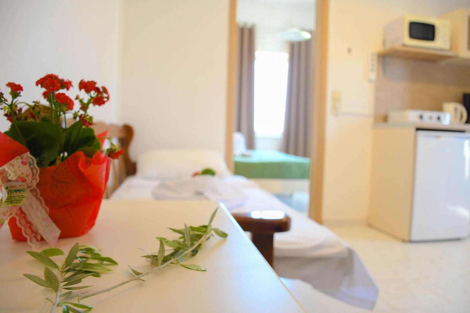 Litinas Apartments With Pool Agia Marina Buitenkant foto
