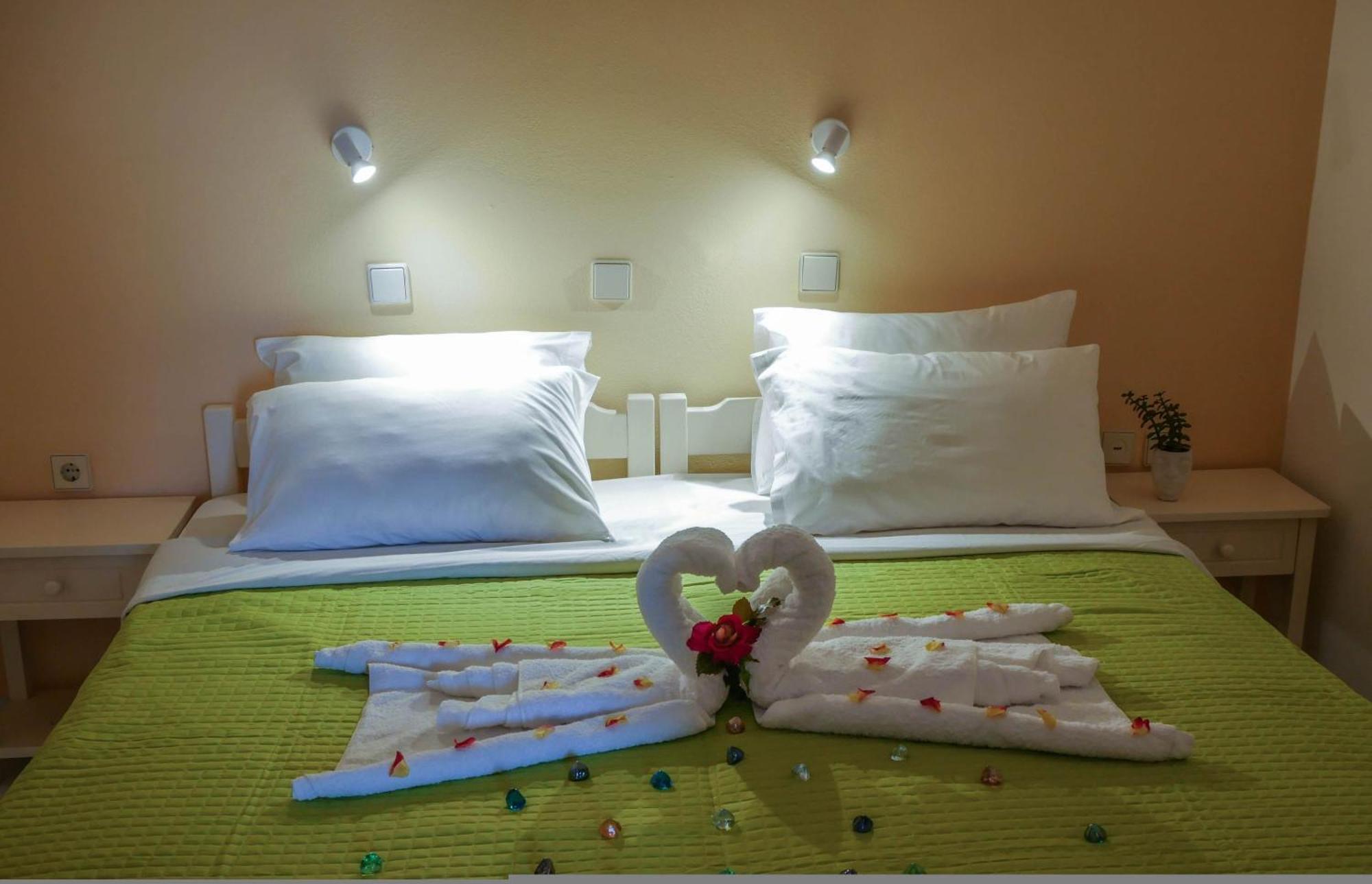 Litinas Apartments With Pool Agia Marina Buitenkant foto