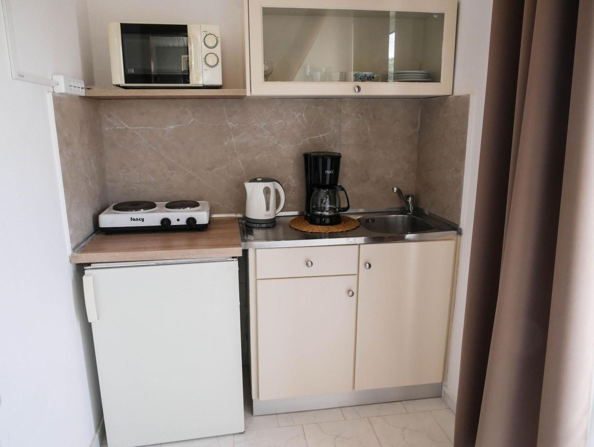 Litinas Apartments With Pool Agia Marina Buitenkant foto