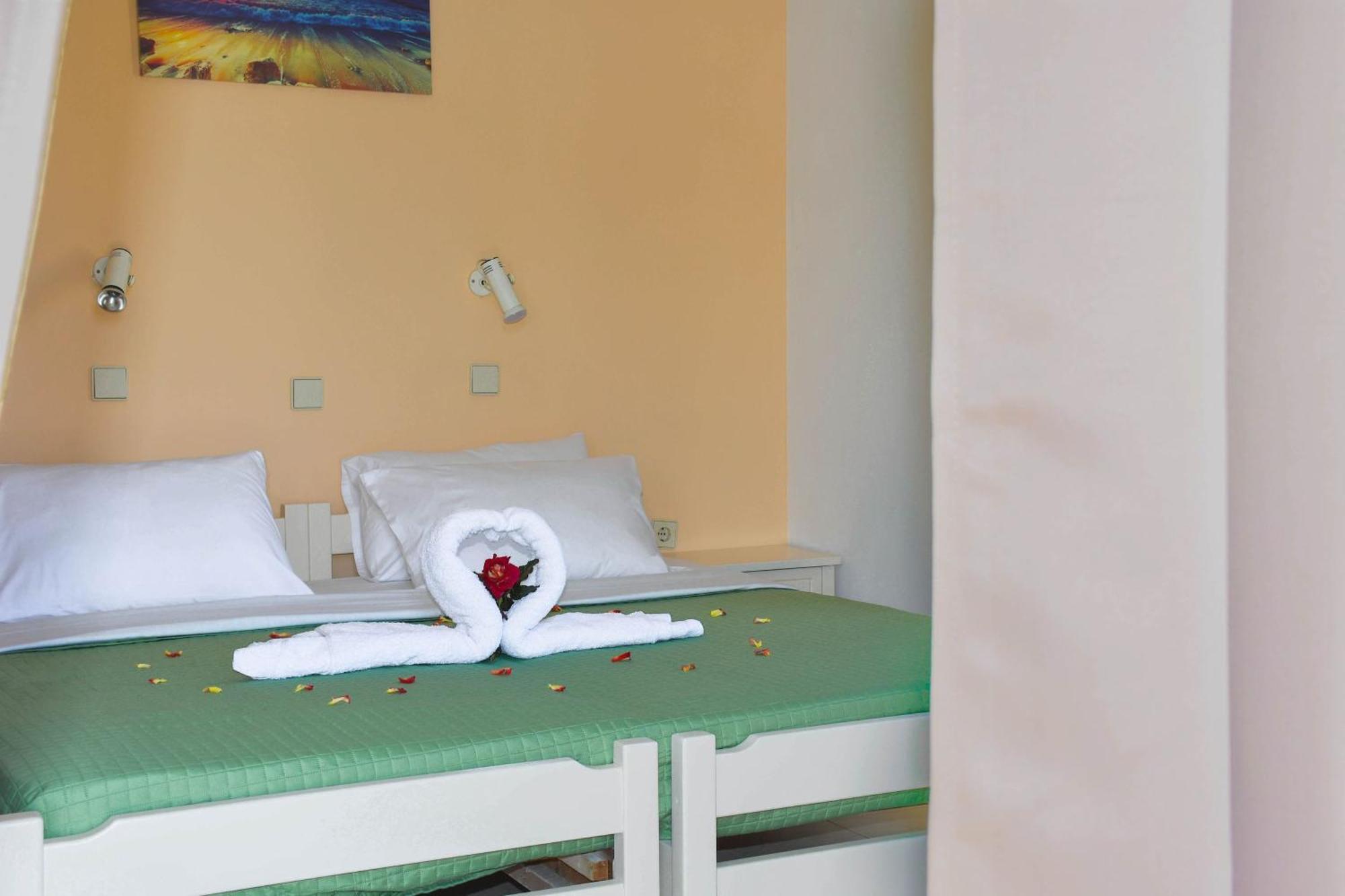 Litinas Apartments With Pool Agia Marina Buitenkant foto