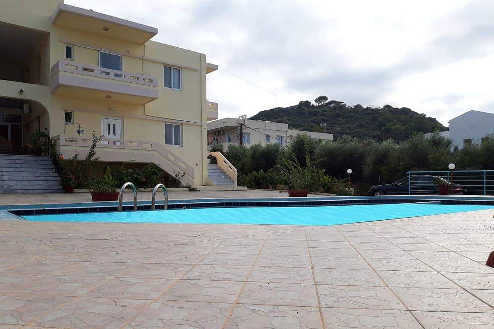Litinas Apartments With Pool Agia Marina Buitenkant foto